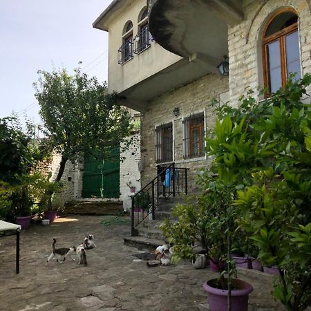 Stone Pazar Guest House Gjirokastër Esterno foto