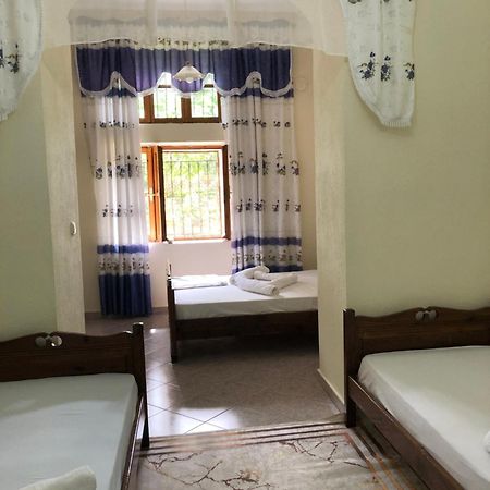 Stone Pazar Guest House Gjirokastër Esterno foto