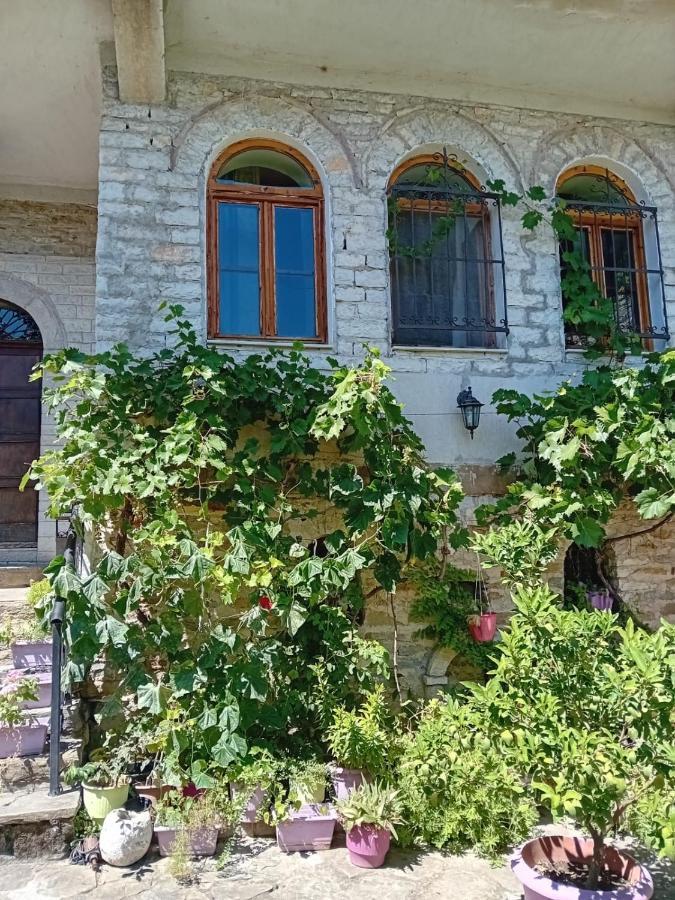 Stone Pazar Guest House Gjirokastër Esterno foto