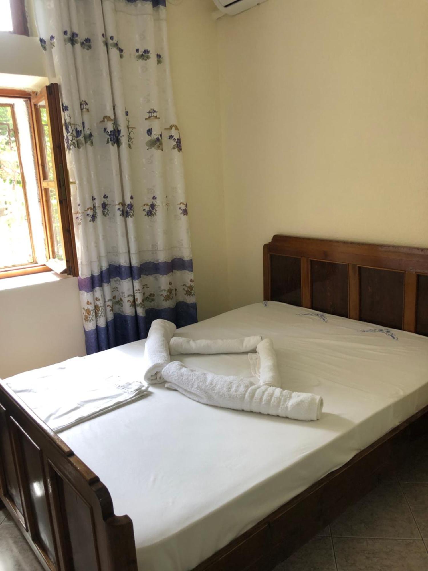 Stone Pazar Guest House Gjirokastër Esterno foto