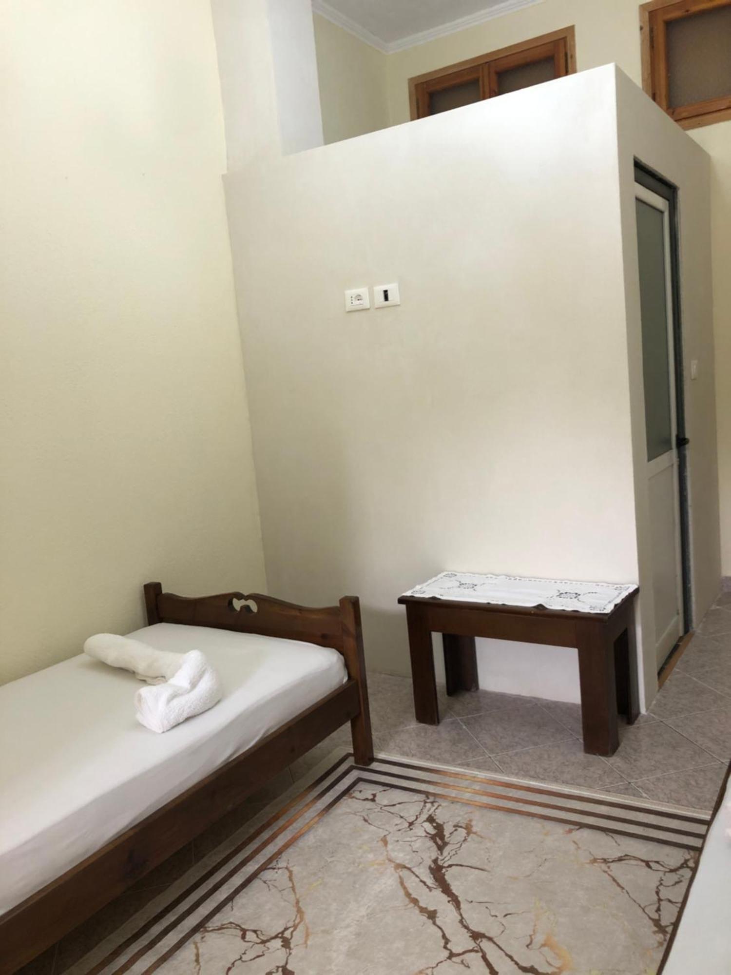 Stone Pazar Guest House Gjirokastër Esterno foto