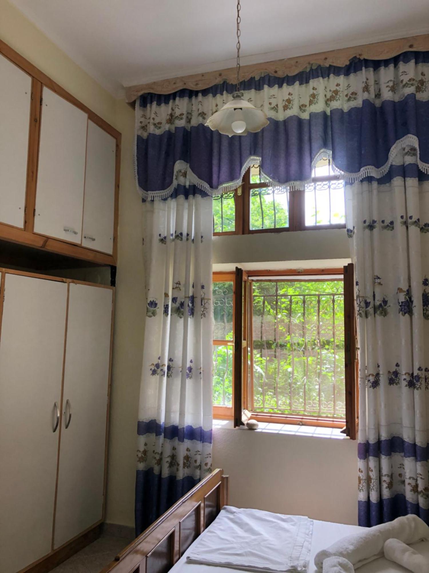 Stone Pazar Guest House Gjirokastër Esterno foto